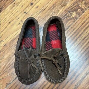 Brown Kids Minnetonka Trapper Moccasins Size 8